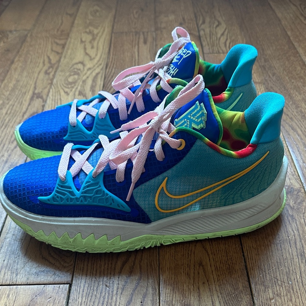 Nike Men's Sue Bird x Nike Kyrie 4 Low Dynasty